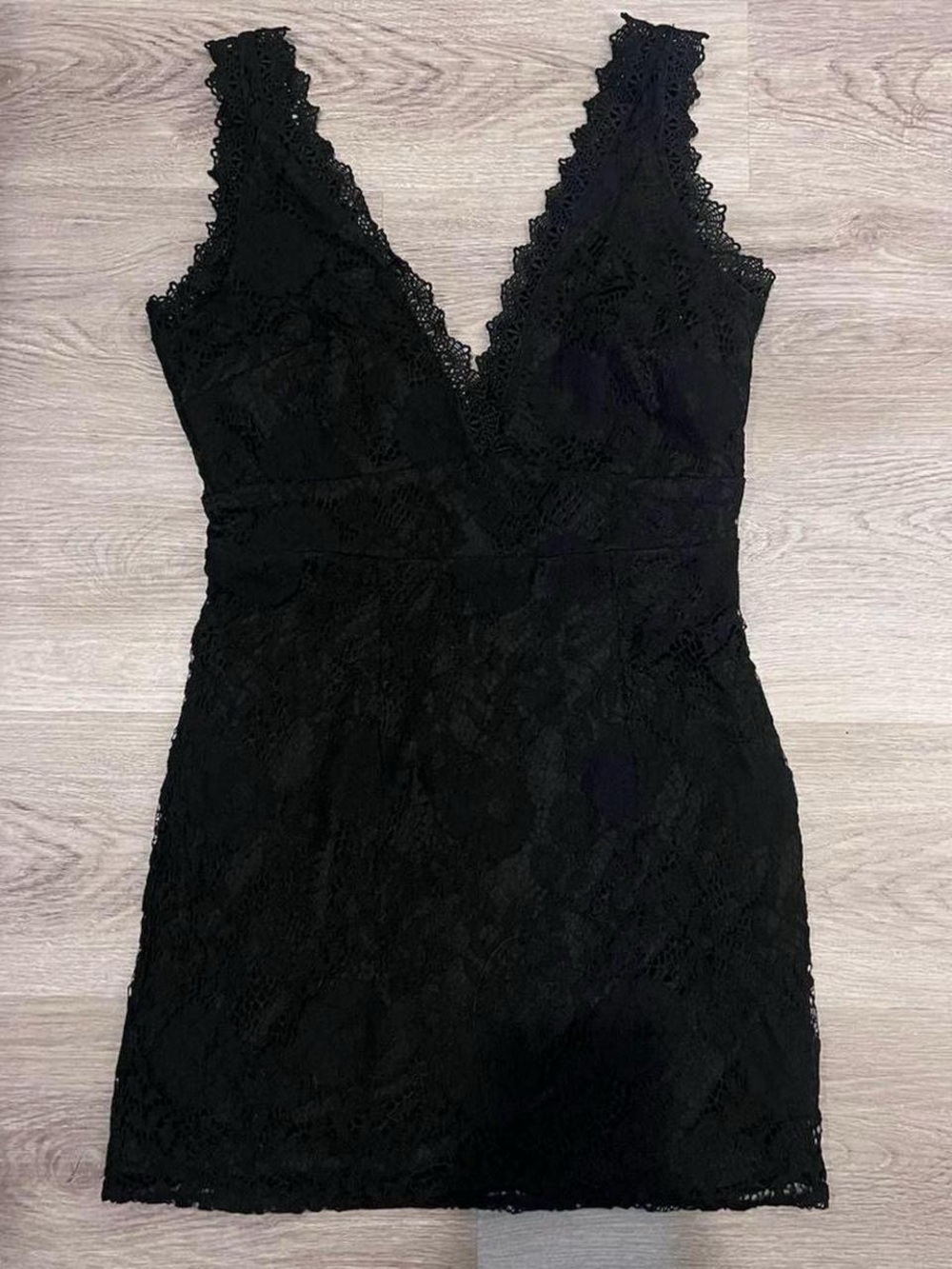 NEW Nasty Gal Black V Neck Plunge Lace Mini Dress Size 6 NWT